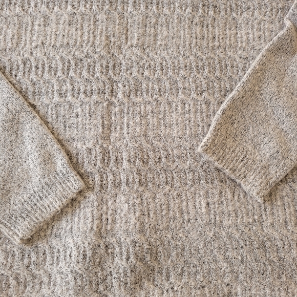 Large reitmans stretchy turtleneck - Picture 2 of 5